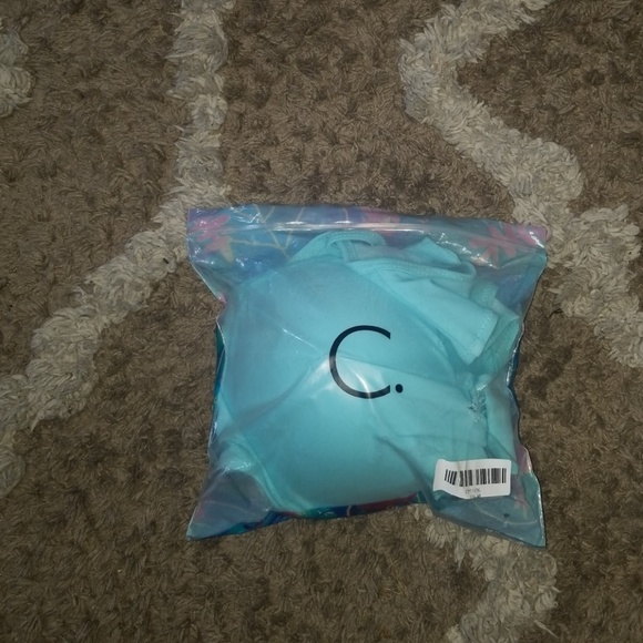 Bikini - Picture 3 of 4